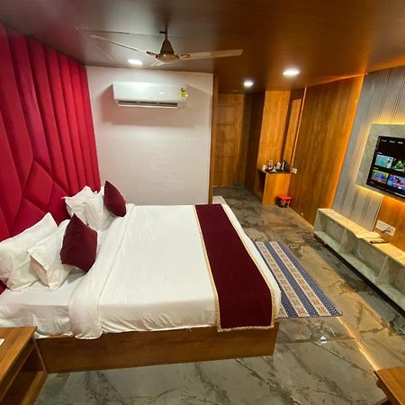 Rich Grand Hotel Агра Экстерьер фото