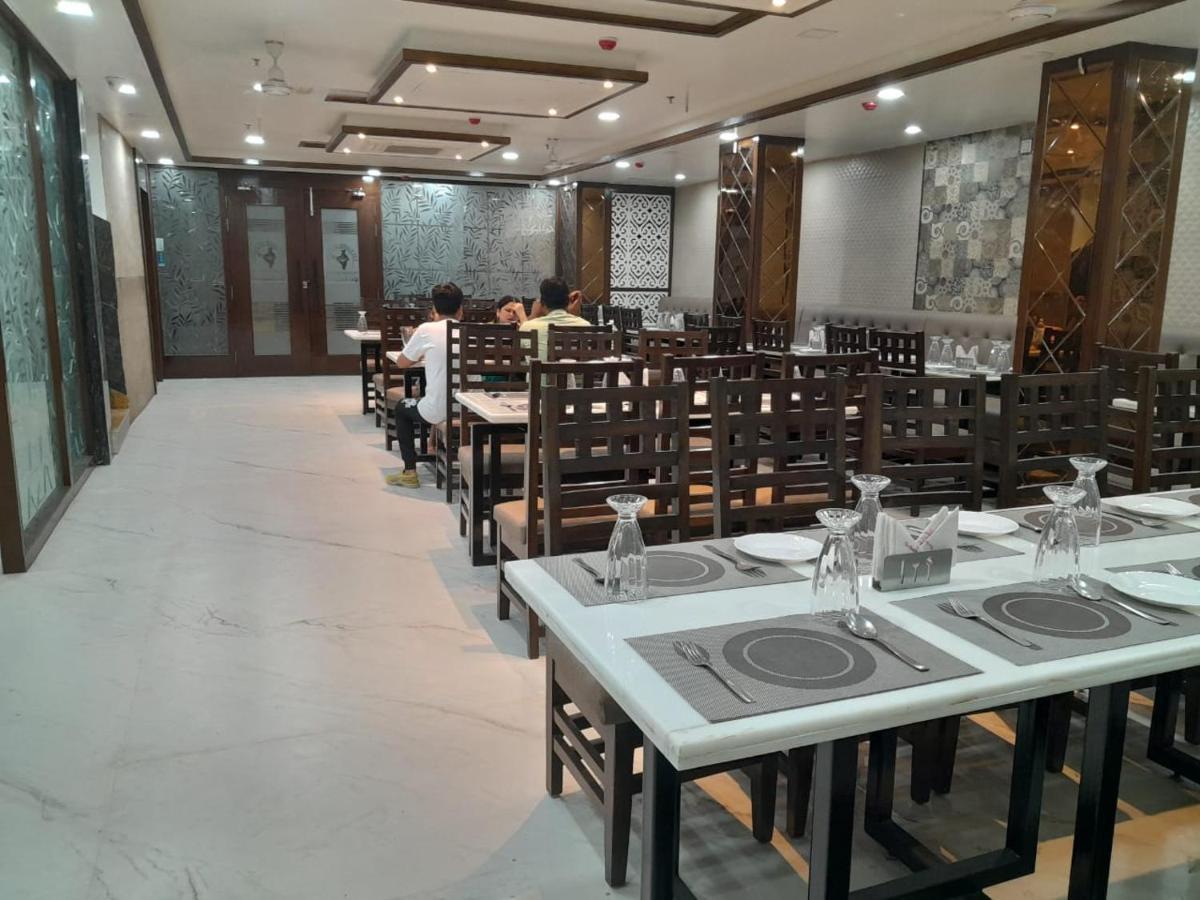 Rich Grand Hotel Агра Экстерьер фото