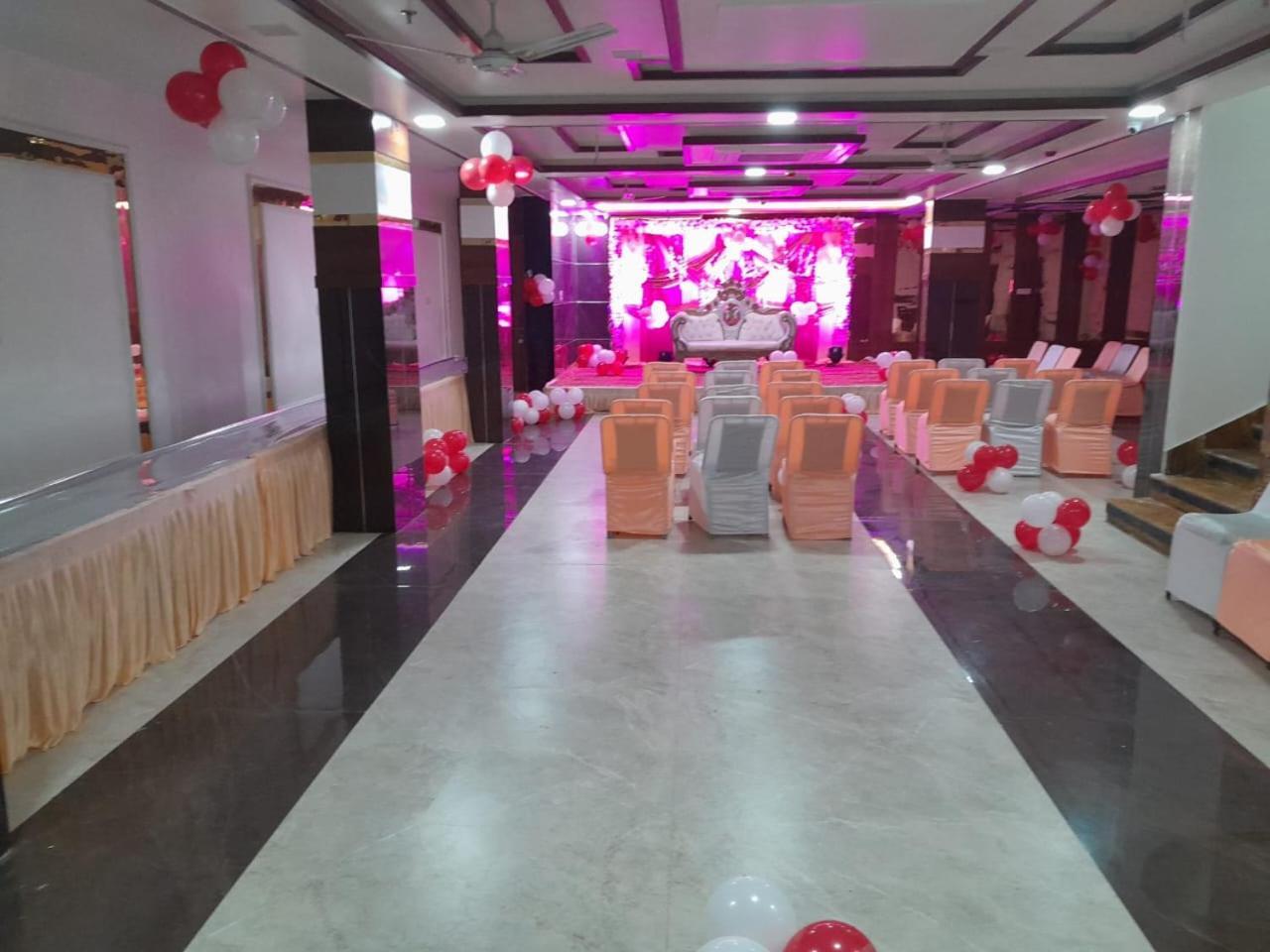 Rich Grand Hotel Агра Экстерьер фото