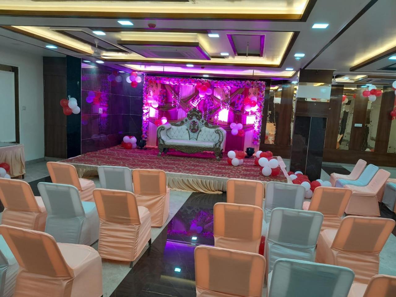 Rich Grand Hotel Агра Экстерьер фото