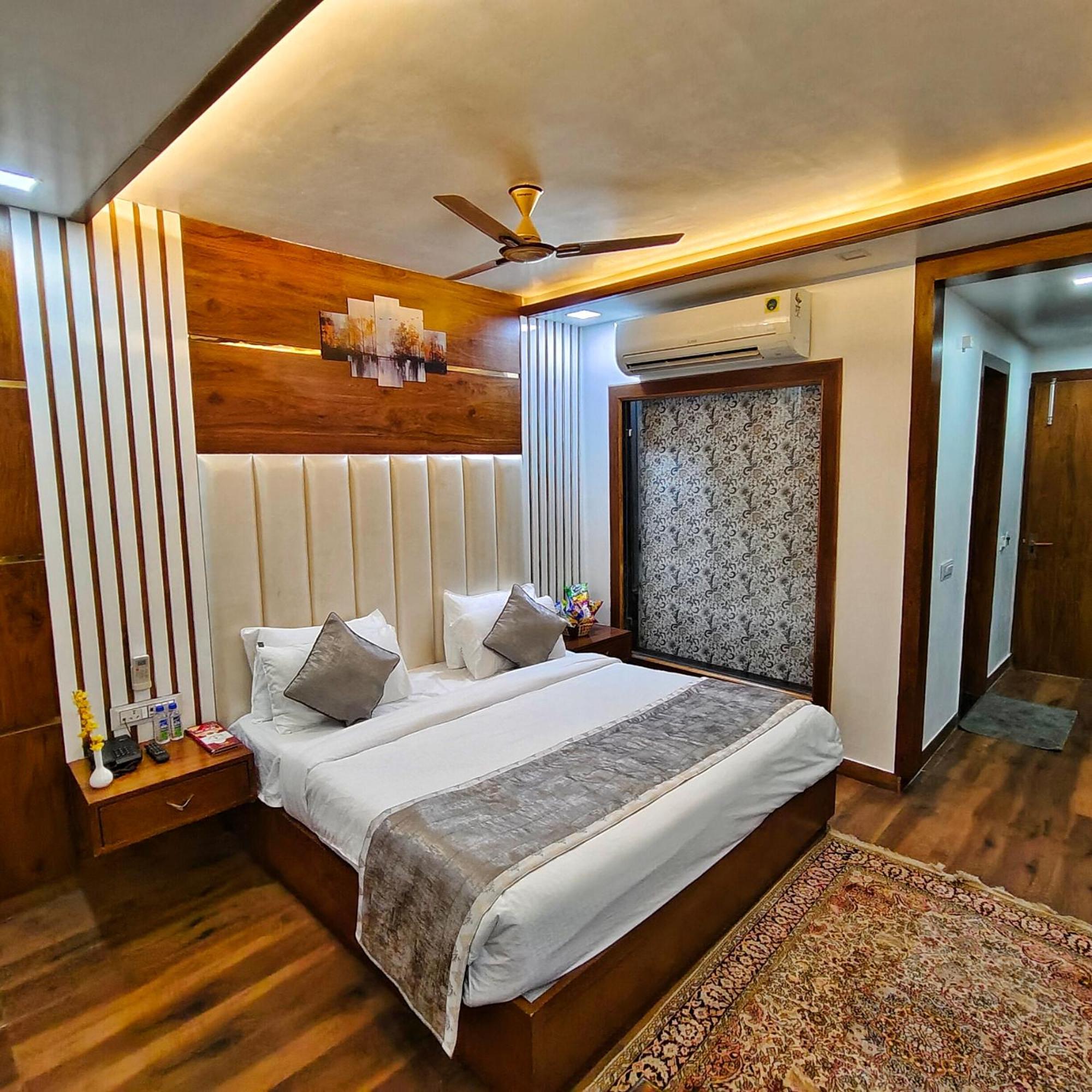 Rich Grand Hotel Агра Экстерьер фото