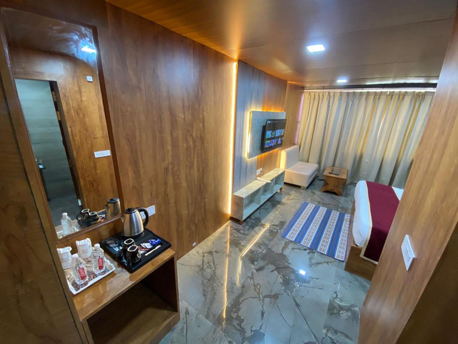Rich Grand Hotel Агра Экстерьер фото